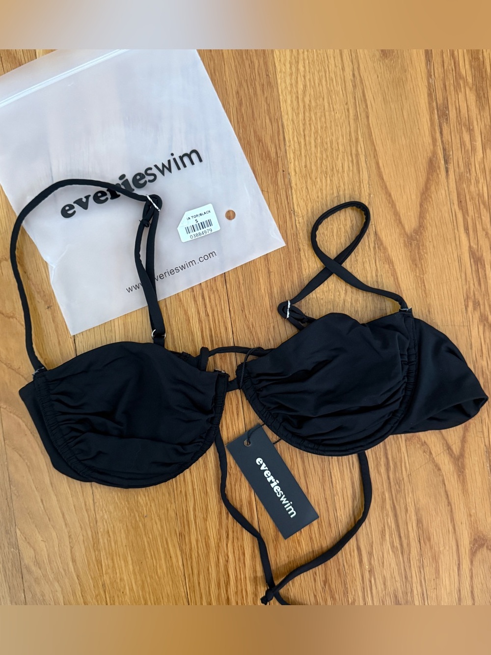 Everie Swim Nora Black Underwire Bikini Top Size Small NWT